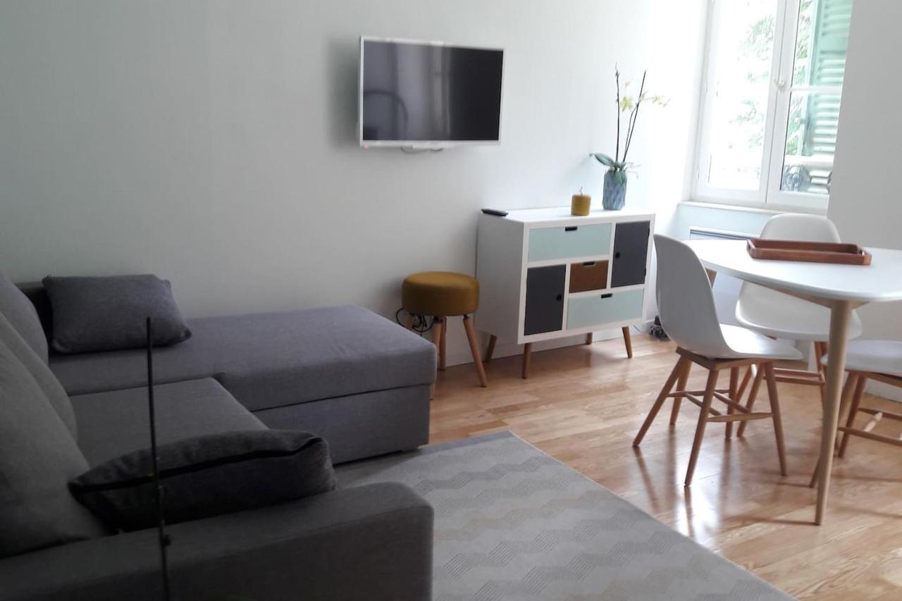 Un Appartement Lumineux Au Parc Beaumont По Екстер'єр фото